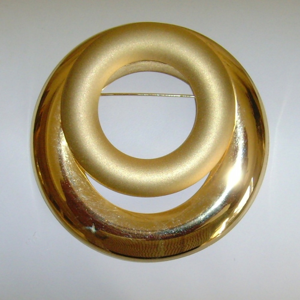 Huge Gold-Tone Dual-Finish Brooch - Picture 3 of 5